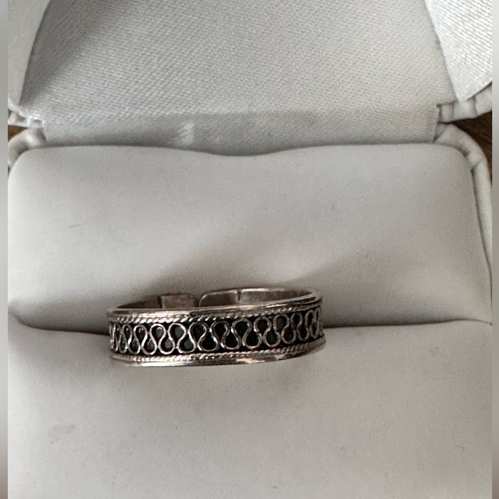 Vintage sterling silver band - adjustable